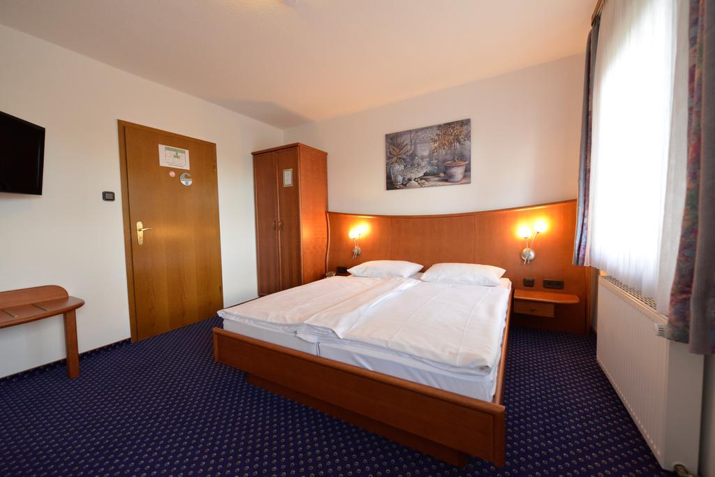 Hotel Trollinger Hof Bad Oeynhausen Exterior foto